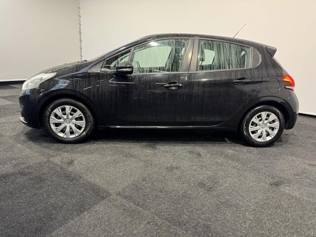 Peugeot 208 Signature 1.2 PureTech Cruise control Airco Navigatie