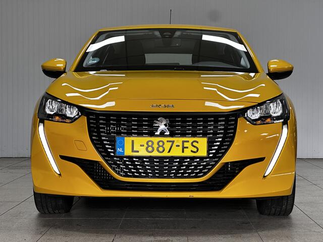 Peugeot 208 1.2 PureTech Active Pack/ AFN. Trekhaak/ LED Koplampen/ 16'' LMV/ Apple + Android/ Airco/ Cruise/ Elek. pakket/ Isofix/ Bluetooth/ Multi. LEDER. Stuur/ Dakspoiler.