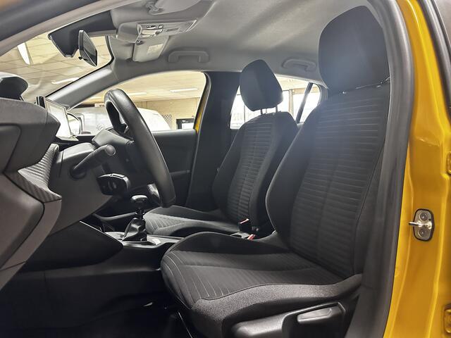 Peugeot 208 1.2 PureTech Active Pack/ AFN. Trekhaak/ LED Koplampen/ 16'' LMV/ Apple + Android/ Airco/ Cruise/ Elek. pakket/ Isofix/ Bluetooth/ Multi. LEDER. Stuur/ Dakspoiler.