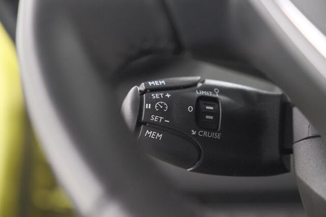 Peugeot 208 Hybrid 110 e-DCS6 Allure | Apple Carplay | Parkeersensoren Voor + Achter | Climate Control