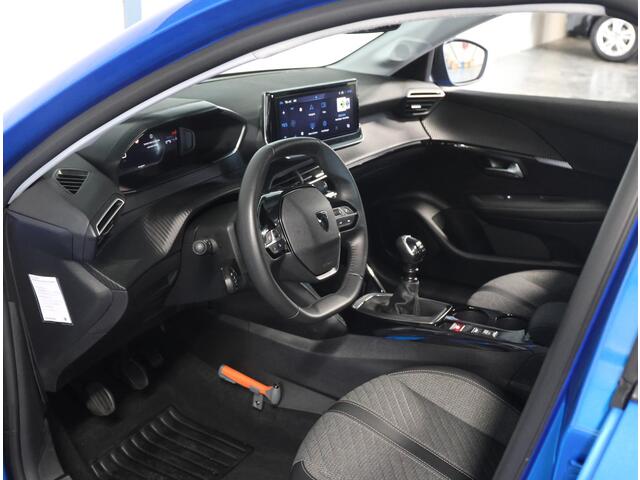 Peugeot 208 100PK Allure | 1ste eigenaar | AppleCarplay/AndroidAuto | Parkeersensoren | FULL LED | Navigatie | Lederen Stuurwiel | 360'Camera | Climate Control | Cruise Control | 16" LMV | Isofix | Privacy Glass | Dodehoekdetectie |