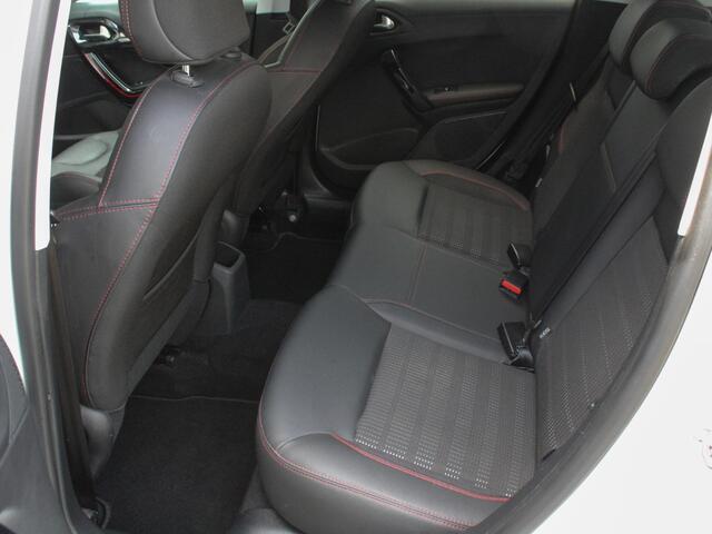 Peugeot 208 1.2 PureTech GT-line | Navi | Clima | Panodak | Park sens | Trekhaak