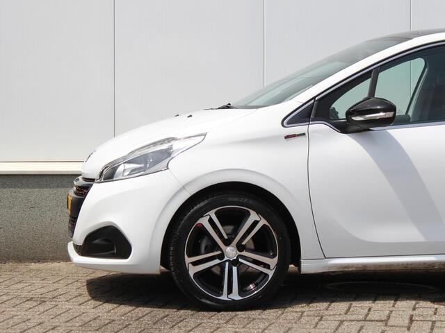 Peugeot 208 1.2 PureTech GT-line | Navi | Clima | Panodak | Park sens | Trekhaak