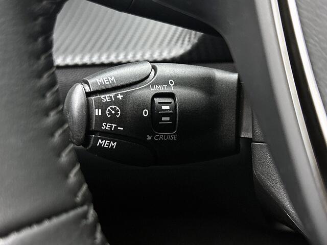 Peugeot 208 100 pk Allure Pack | Rijklaar | Keyless Entry | Camera | Stoelverwarming |