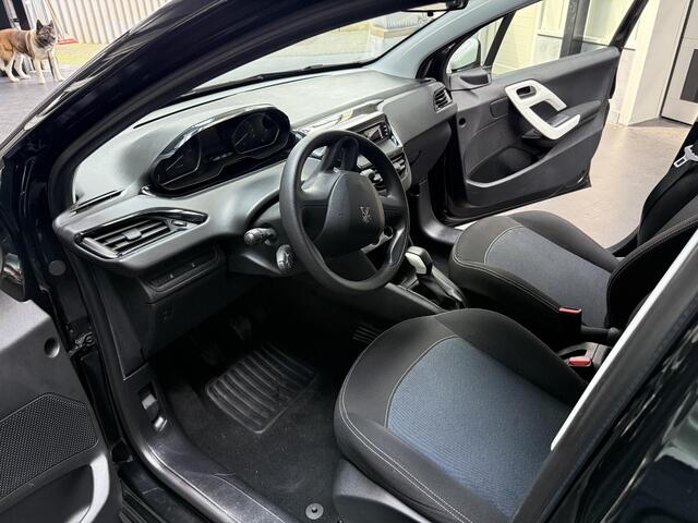 Peugeot 208 1.2 Like Nieuwe distributie riem incl grote beurt
