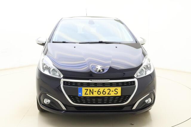 Peugeot 208 1.2 PureTech Allure | Trekhaak | Achteruitrijcamera | Panoramadak | Navigatie | Airco | Climate control | Bluetooth koppeling