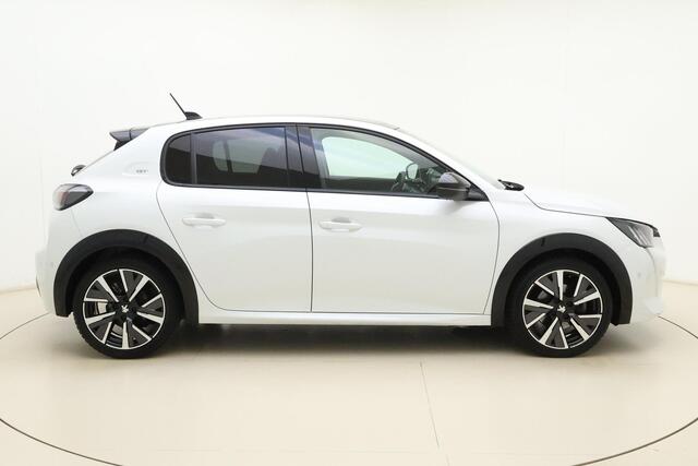 Peugeot 208 1.2 PureTech GT | Afneembare Trekhaak | Achteruitrijcamera | Panoramadak | Cruise control | Airco | Stoelverwarming | Climate control | Interieurverlichting | Stuurbediening | Sportstuurwiel |