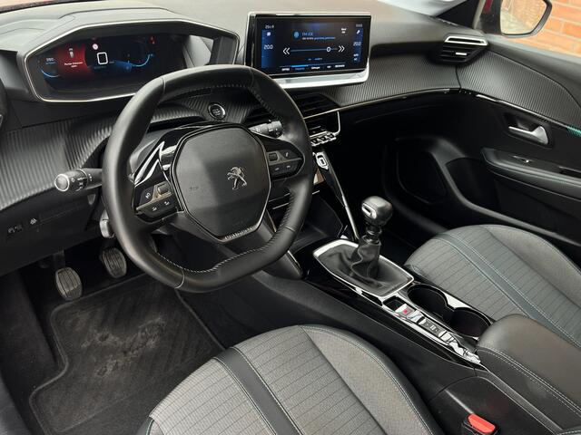 Peugeot 208 PureTech 100 Allure | Carplay/Android Auto | Navigatie | Bluetooth | Parkeersensoren achter | Climate Control | Cruise Control |