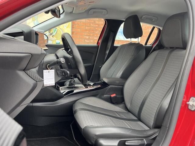 Peugeot 208 PureTech 100 Allure | Carplay/Android Auto | Navigatie | Bluetooth | Parkeersensoren achter | Climate Control | Cruise Control |