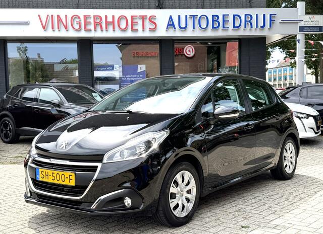Peugeot 208 Benzine 1.200 Luxe 5-Deurs * Navigatie * Airco * Trekhaak * DAB Radio * Cruise Control * Zwart * NAP Kilometer Autopas * Vingerhoets; Vierde Generatie Eersteklas Service. Al meer dan 100 jaar een begrip in de Brabantse Kempen