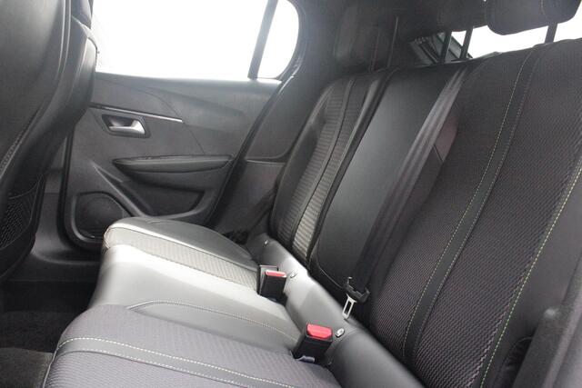 Peugeot 208 1.2 Hybrid 145PK AUTOMAAT GT | CAMERA VOOR + ACHTER | NAVIGATIE | DRAADLOZE APPLE CARPLAY/ANDROID AUTO | FULL LED KOPLAMPEN | LICHTMETALEN VELGEN 17" | DODEHOEK DETECTIE | DRAADLOZE TELEFOONLADER | KEYLESS ENTRY/START | DAB+ RADIO | ADAPTIVE CRUISE CONTRO