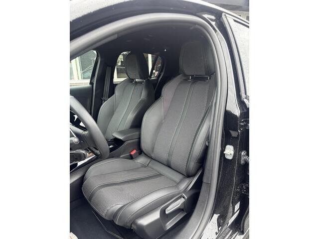 Peugeot 208 1.2 Hybrid 145 e-DCS6 GT |360 Camera|Navi|Cruise|