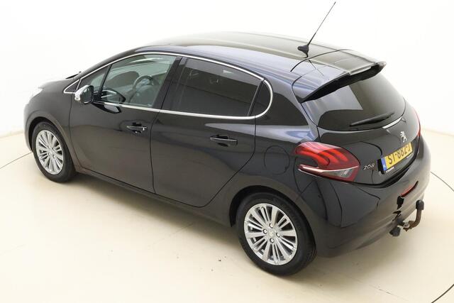 Peugeot 208 1.2 PureTech Allure Trekhaak l Climate Control l Cruise Control l Apple Carplay/Android Auto l Camera l Bluetooth l DAB l Lichtmetalen Velgen l LED l