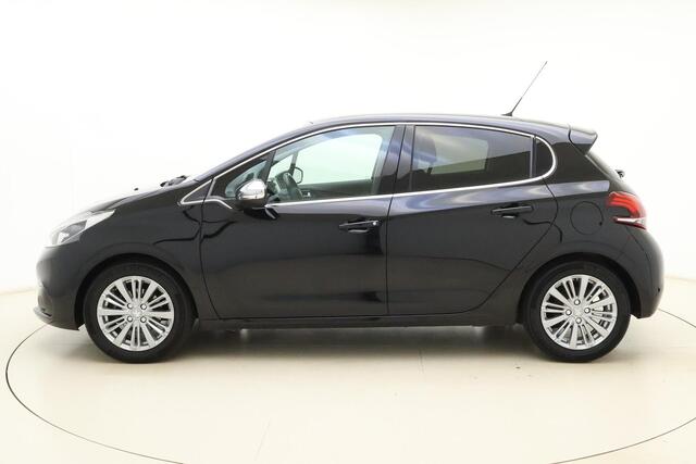 Peugeot 208 1.2 PureTech Allure Trekhaak l Climate Control l Cruise Control l Apple Carplay/Android Auto l Camera l Bluetooth l DAB l Lichtmetalen Velgen l LED l