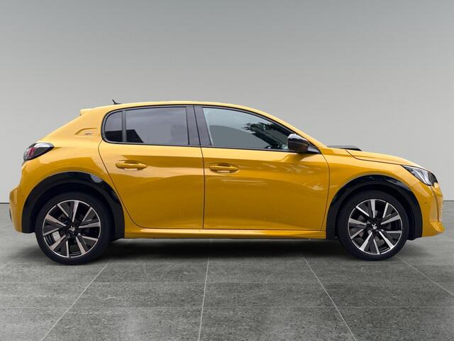 Peugeot 208 GT 1.2 Turbo 100pk | PANODAK | DODEHOEKBEW. | KEYLESS ENTRY | NAVI | CAMERA | DRAADLOZE TELEFOONLADER | DAB+ | CLIMA | CRUISE CONTROL