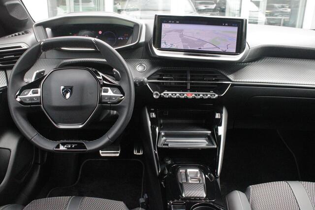 Peugeot 208 1.2 Hybrid 145PK AUTOMAAT GT | NAVIGATIE | DRAADLOZE APPLE CARPLAY/ANDROID AUTO | CAMERA VOOR + ACHTER | FULL LED KOPLAMPEN | LICHTMETALEN VELGEN 17" | DODEHOEK DETECTIE | DRAADLOZE TELEFOONLADER | KEYLESS ENTRY/START | DAB+ RADIO | ADAPTIVE CRUISE CONTRO