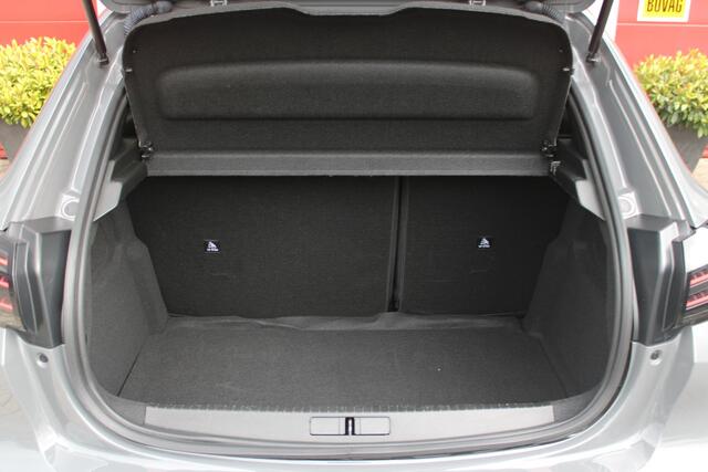 Peugeot 208 1.2 Hybrid 145PK AUTOMAAT GT | NAVIGATIE | DRAADLOZE APPLE CARPLAY/ANDROID AUTO | CAMERA VOOR + ACHTER | FULL LED KOPLAMPEN | LICHTMETALEN VELGEN 17" | DODEHOEK DETECTIE | DRAADLOZE TELEFOONLADER | KEYLESS ENTRY/START | DAB+ RADIO | ADAPTIVE CRUISE CONTRO