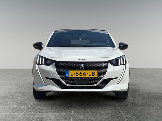 Peugeot 208 GT 1.2 Turbo 100pk EAT8 | PANODAK | DODEHOEKBEW. | KEYLESS ENTRY | BLACK DIAMOND | NAVI | CAMERA | DRAADLOZE TELEFOONLADER | DAB+ | CLIMA | CRUISE CONTROL |