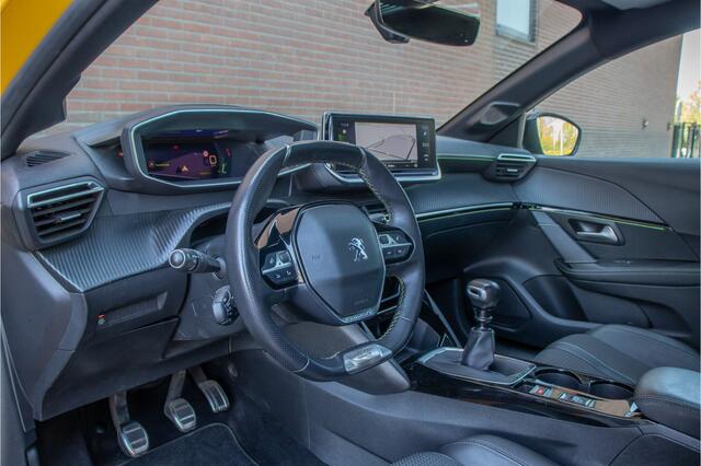 Peugeot 208 1.2 PureTech GT-Line, 1e eigenaar, Panoramadak, Keyless, Navigatie, Full LED, Camera, DAB+.