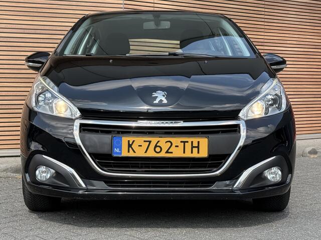 Peugeot 208 1.2 PureTech Blue Lease Active Trekhaak / Airco / Stoelverwarming / Cruise / Dealer Onderhouden!