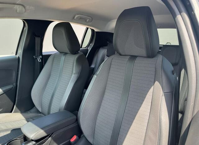 Peugeot 208 1.2 PureTech Allure | 100pk! | Rijklaar geleverd incl onderhoudsbeurt en 12 maanden BOVAG garantie! |