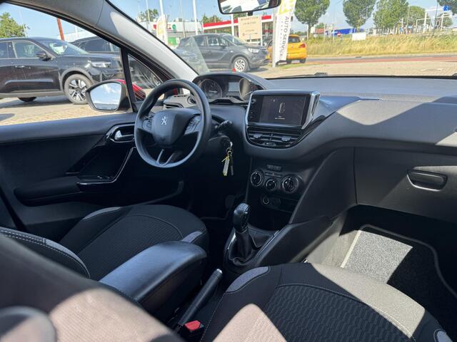 Peugeot 208 1.2 PureTech Blue Lion Incl. beurt en apk - 6M garantie - Nw. distr. riem! | Navi | Cruise | Airco | frisse auto!