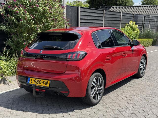 Peugeot 208 Allure 1.2 PureTech 100PK Navigatie, Achteruitrijcamera, Trekhaak, Apple Carplay, Android Auto