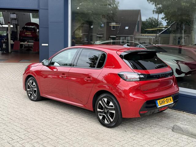 Peugeot 208 1.2 Turbo 100 PK Allure | Slechts 18.000 KM gereden | Navigatie via Telefoon | Camera | Stoelverwarming | Parkeersensoren | LED Verlichting | Cruise Control | Climate Control | Half Lederen Bekleding | 16"Lichtmetalen Velgen |