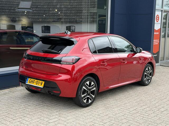 Peugeot 208 1.2 Turbo 100 PK Allure | Slechts 18.000 KM gereden | Navigatie via Telefoon | Camera | Stoelverwarming | Parkeersensoren | LED Verlichting | Cruise Control | Climate Control | Half Lederen Bekleding | 16"Lichtmetalen Velgen |
