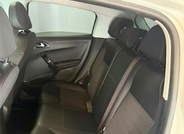 Peugeot 208 1.2 PureTech GT-line | Camera | Navigatie | Goed onderhouden.