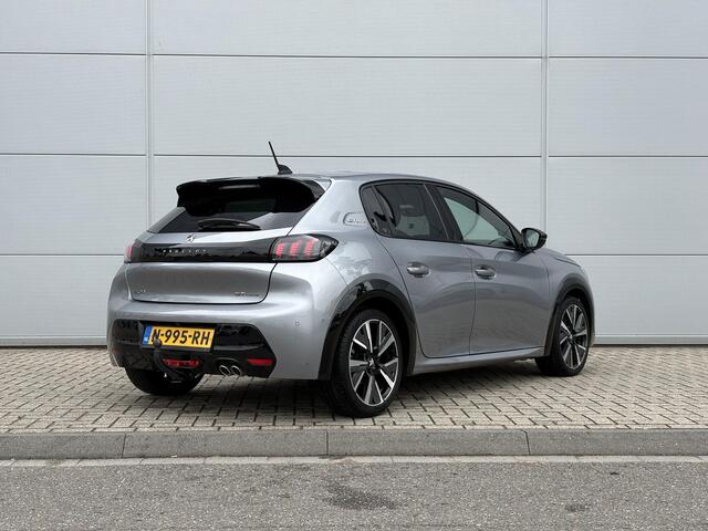 Peugeot 208 1.2 PureTech GT-Line | Panoramadak | Lederen bekleding | Stoelverwarming | Adaptieve Cruise Control | Camera | Trekhaak