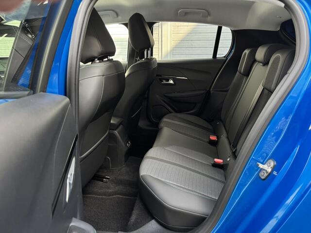 Peugeot 208 Allure Pack 1.2 Turbo 100pk EAT8 | TREKHAAK | CAMERA | NAVI | STOELVERW. | 3D i-COCKPIT® | DAB+ | APPLE CARPLAY / ANDROID AUTO |