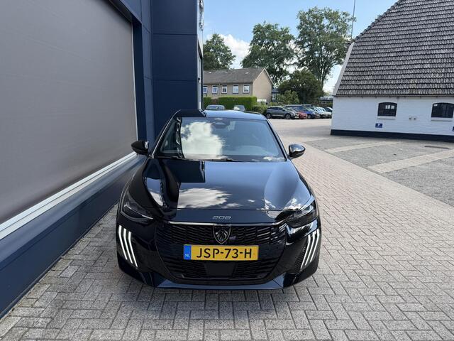 Peugeot 208 1.2 Hybrid 110 PK GT | Automaat | 360 Graden Camera | Navigatie | Keyless Entry & Start | Full LED Verlichting | Cruise Control Adaptief | Climate Control | 17" Lichtmetalen Velgen | Parkeersensoren V+A | Dakspoiler |