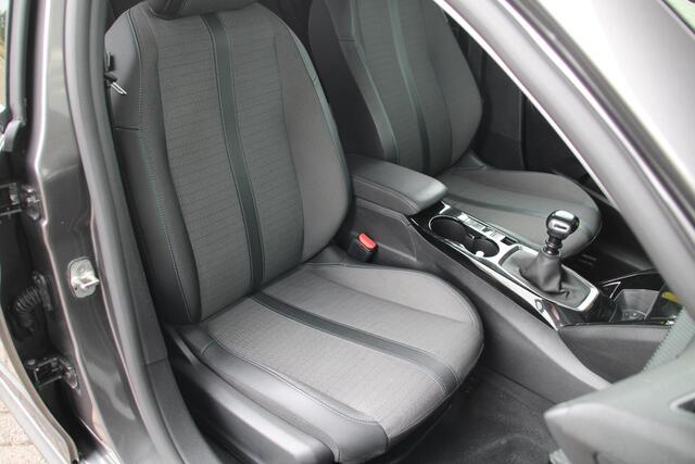 Peugeot 208 1.2 PureTech 100pk Allure Airco Carplay Parkeersensoren Zeer mooi