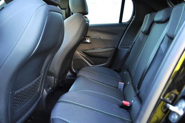 Peugeot 208 1.2 Hybr GT Pano key-l cam v+a resb