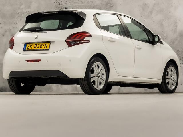 Peugeot 208 1.2 PureTech Signature (APPLE CARPLAY, NAVIGATIE, 1e EIGENAAR, PARKEERSENSOREN, SPORTSTOELEN, CRUISE, LM VELGEN, ELEK PAKKET, NIEUWSTAAT)