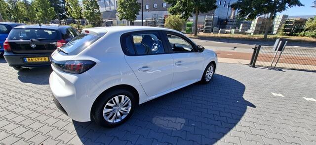 Peugeot 208 1.2 PureTech Active navigatie airco