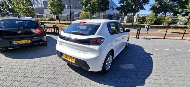 Peugeot 208 1.2 PureTech Active navigatie airco