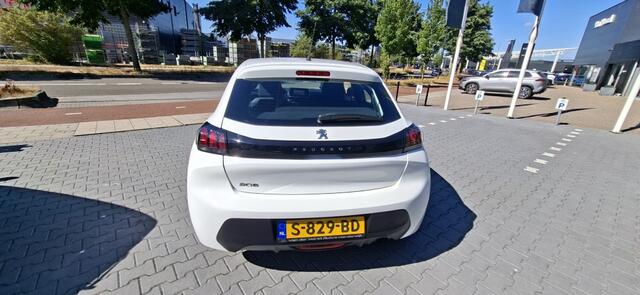 Peugeot 208 1.2 PureTech Active navigatie airco