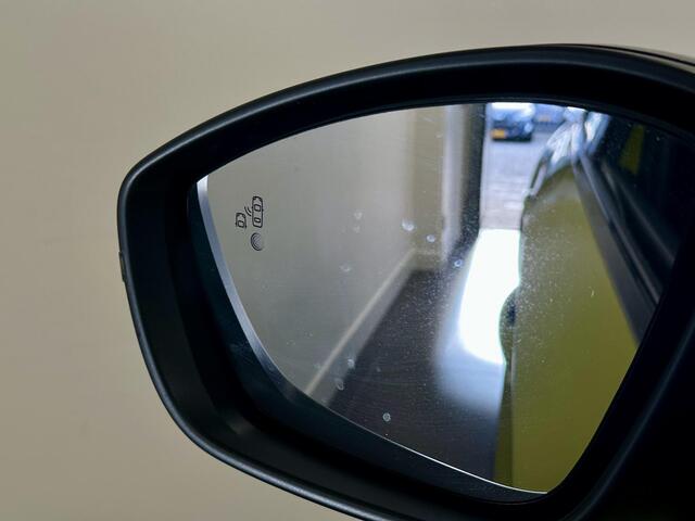 Peugeot 208 1.2 Hybrid 145 e-DCS6 GT | Draadloze Apple Carplay / Android Auto | Panorama dak | 360° Parkeercamera | Adaptieve Cruise Controle | Elektrische & Verwarmbare Voorstoelen
