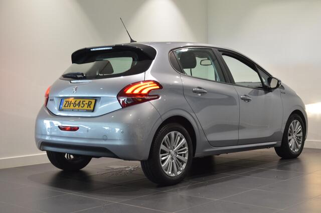 Peugeot 208 Signature NAVIGATIE - AIRCO - HANDGESCHAKELD