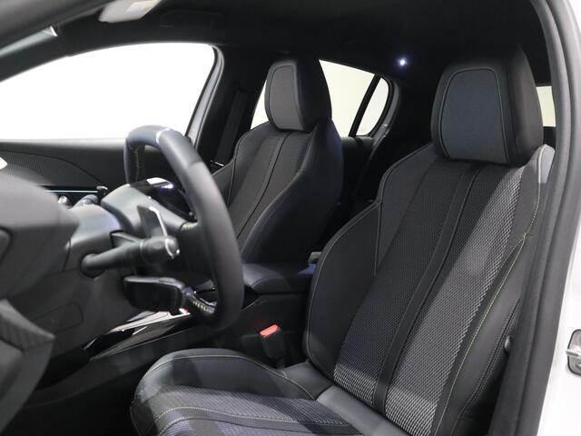 Peugeot 208 1.2 Hybrid 110 e-DCS6 GT CARPLAY - CAMERA - SNEL LEVERBAAR