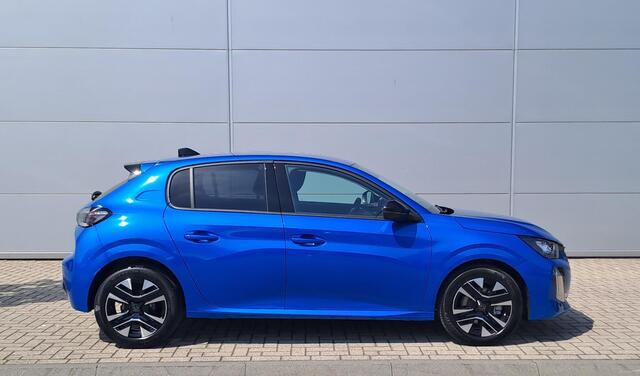 Peugeot 208 1.2 PureTech 100 Allure | Vision Pack | Draadloze Apple Carplay | LM-Velgen | LED |