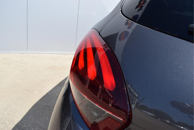 Peugeot 208 1.2 Signature | NL-Auto | NAP | Apple Carplay/Android Auto