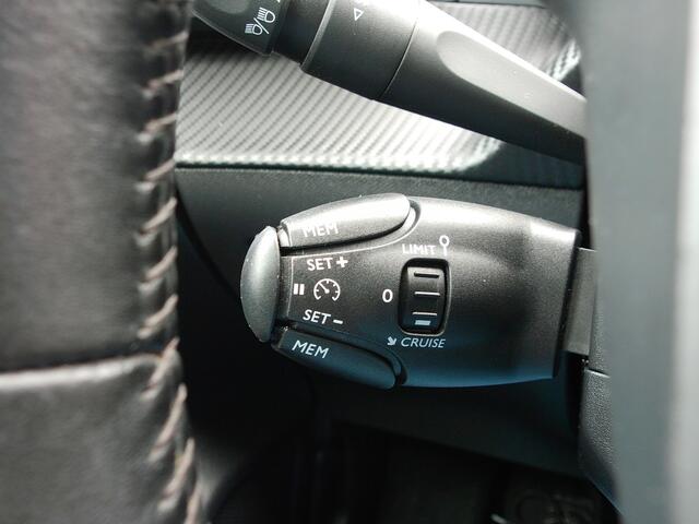 Peugeot 208 1.2 Allure, Carplay + Android Auto / Dig. Cockpit / Full LED. / Sensoren / Climate Control / 16'' LMV