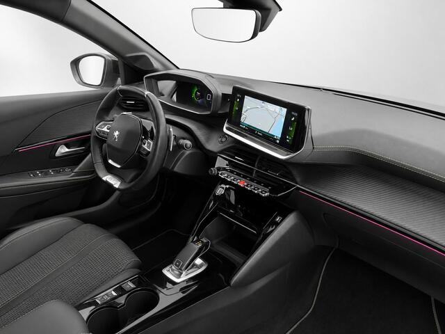 Peugeot 208 1.2 PureTech Allure pack Automaat Navigatie Apple CarPlay Android Auto Parkeerhulp Cruise control Climate control Lichtmetalen velgen