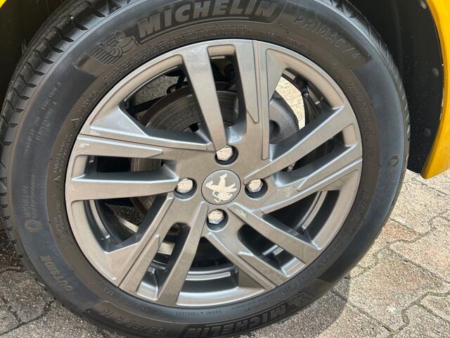 Peugeot 208 208 1.2 puretech active pack AUTOMAAT NIEUWSTAAT