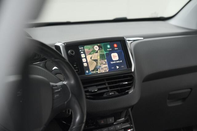 Peugeot 208 PureTech 82 Blue Lease Allure | Parkeersensoren | Climate Control | Apple Carplay | 16 Inch Lichtmetalen Velgen