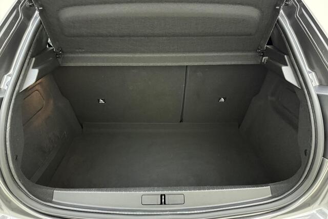 Peugeot 208 1.2T 100pk GT 3D-Cockpit l Keyless l | Achteruitrijcamera | LED l Voorstoelen Verwarmd l Apple Carplay & Android Auto 10'' l Navigatie l Lichtmetalen Velgen l Parkeersensoren
