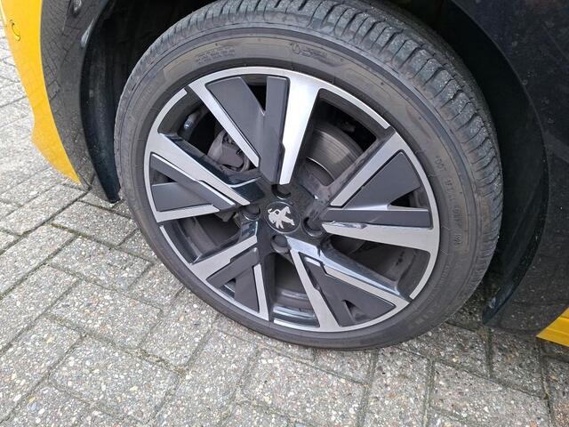 Peugeot 208 1.2 PureTech GT ALL-INRIJKLAARPRIJS/Navi/Camera/Panoramadak/Keyless/Apple Carplay